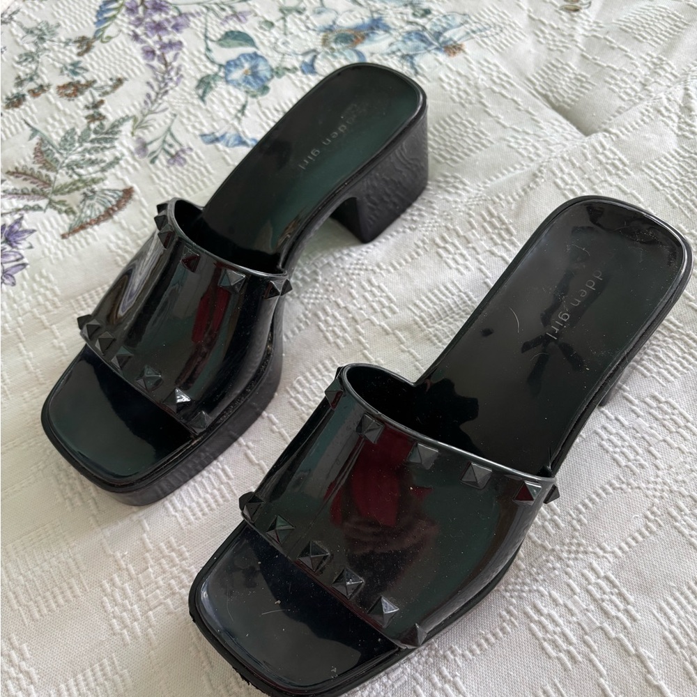 Steve Madden Black Studded Jelly Style Platform Heels